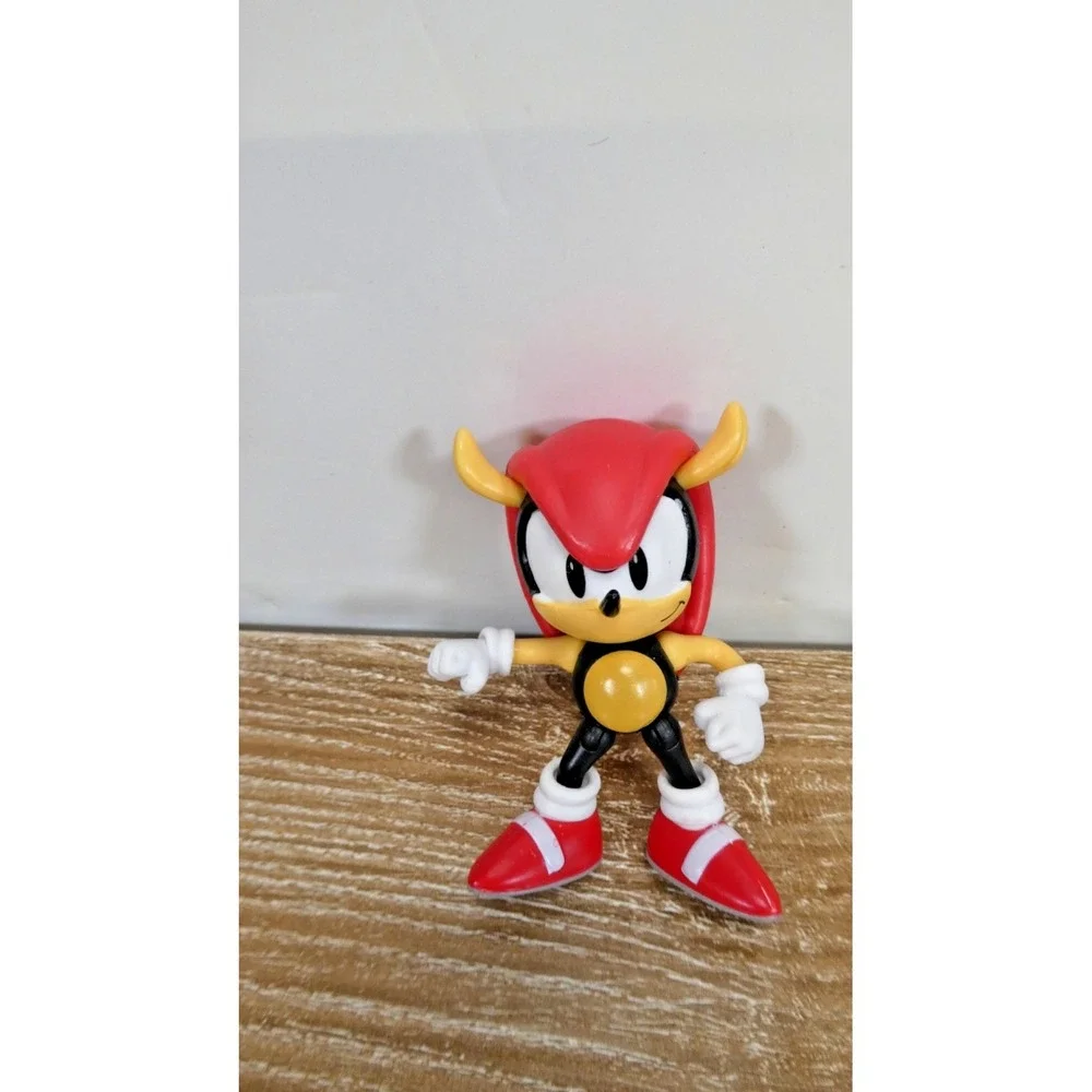 Lot Of 4 Sonic The Hedgehog Figurines aprox.  4 Inches tall SEGA
